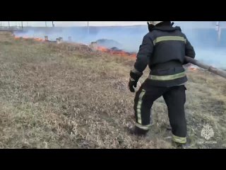 Огнеборцы потушили крупный степной пожар около Пригорска