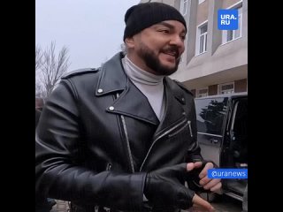 Киркоров приехал в Макеевку (ДНР) и подарил детям куклу в виде самого себя. Певец посетил местный творческий коллектив. Видео пу