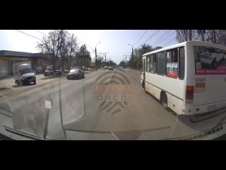 ❗️Большегруз протаранил в автобус с пассажирами на Московском шоссе

Момент аварии попал на видеорегистратор очевидца.