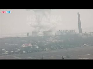 🇺🇦🇷🇺 Мощнейший прилёт авиабомбы ФАБ-1500 по кирпичному заводу в Красногоровке