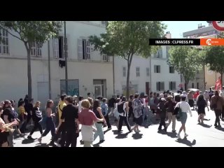 Tout le monde dteste les JO . Une manifestation anti-JO se droule actuellement dans les rues de Marseille