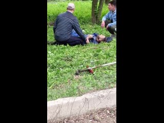 На Азотном в Донецке во время скоса травы на мине-лепестке подорвался мужчина.