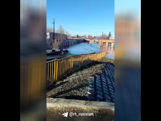 Уровень воды в реке Тобол в Кургане превысил отметку опасного явления и достиг 865 см, сообщили власти