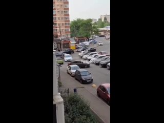 В Краснодаре бородач с ножом напал на водителя во время дорожного конфликта