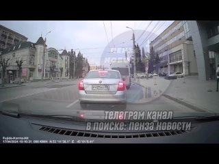 В Пензе мотоциклист сбил девочку, которая вышла из маршрутки