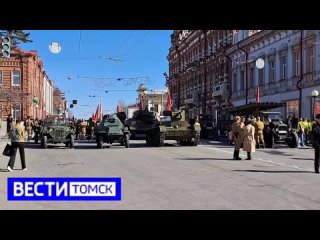 Техника готова к параду Победы на площади Новособорной. Подробнее смотрите в нашем видео