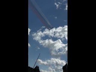Триколор появился в небе над Москвой Жесть Москва  подписаться (https://t.