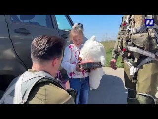 Pilots of the attack aviation group South of the Russian Aerospace Forces invited a girl from Makeevka on an excursion to a mili