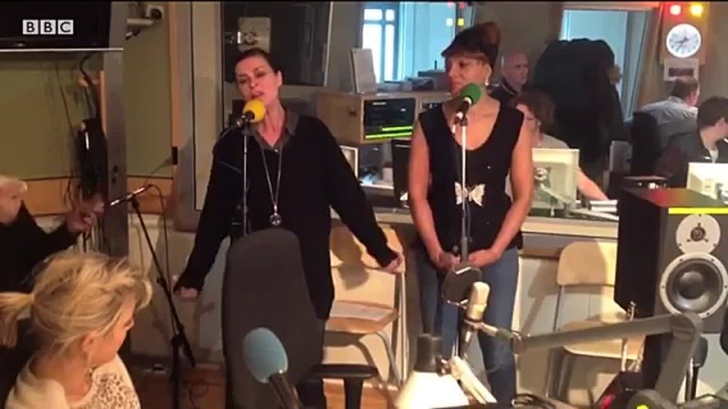 Lisa Stansfield sings her classic 'All Woman' on BBC Radio 2.mp4