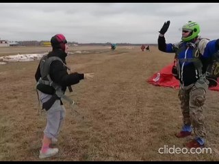 Видео от Прыжки с парашютом в Калачево