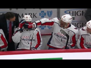 Овечкин поздравил Мирошниченко с первым голом в НХЛ