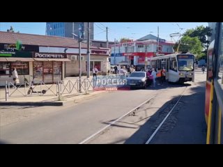 Трамваи встали из-за ДТП на Дмитриевской Дамбе в Краснодаре