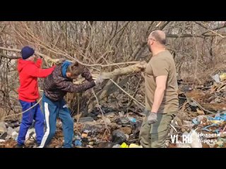 Владивостокцы попытались очистить от мусора Сапёрный редут на месте бывшего авторынка