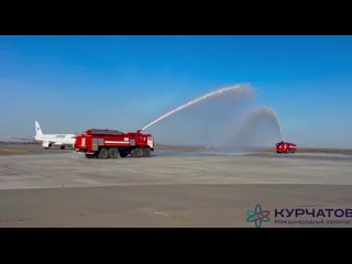 ️  Водяной аркой встретили первый самолёт из Азербайджана