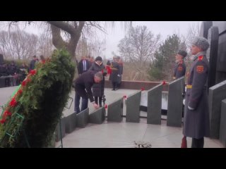 Президент ПМР Вадим Красносельский возложил цветы к памятнику воинам-интернационалистам в Тирасполе