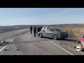 В Иркутской области выполнявший неудачный маневр по обгону Ниссан влетел прямиком в КАМАЗ