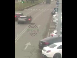 ⚡️Появилось видео смертельного ДТП на улице Тургенева в Краснодаре.