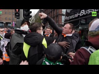 Amsterdam locals clash with traffic-blocking pro-Gaza protesters