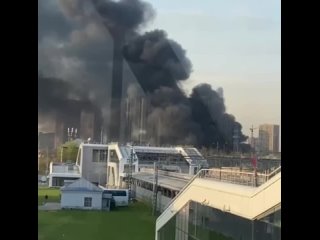 На стройке у станции Бульвар Рокоссовского в Москве сильный пожар