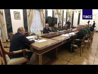 ‼ Владимир Путин представил командующим войсками военных округов Белоусова как нового министра обороны    Президент... (видео)