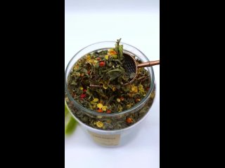 Яркий, вкусный, весенний зеленый чайУже при первом взгляде на сухую смесь возникает интерес - зелёные чаинки в миксе с алым