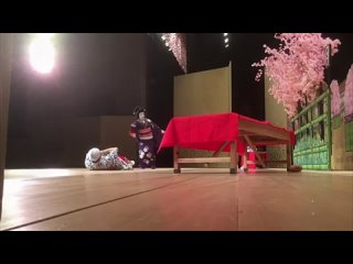Трюк в японском танце.