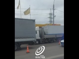 ❗️Сегодня вечером двое подростков на питбайке попали в аварию на Карачаевском шоссе 

По информации местных изданий, один из уча