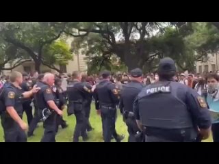 La police gorgienne tire sur des tudiants et des professeurs d'universit