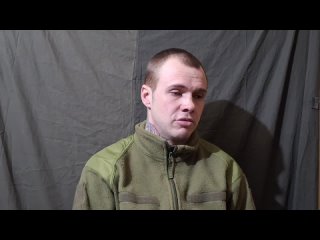 Украинские офицеры объявляют выговор рядовым солдатам, чтобы забирать у них деньги, рассказал сдавшийся в плен на ореховском нап