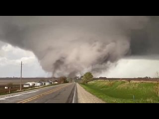 Aparecem imagens de um tornado devastador nos EUA