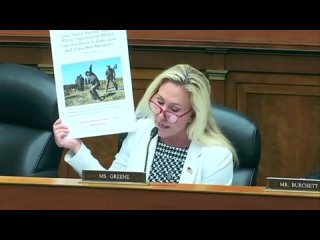 Une députée US fustige les responsables américains à propos du gazage des nazis ukrainiens