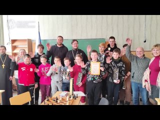 Фонд «Ридовка Помогает!» совместно со священниками Козельской епархии посетили шахматный турнир школы №4 в Лисичанске