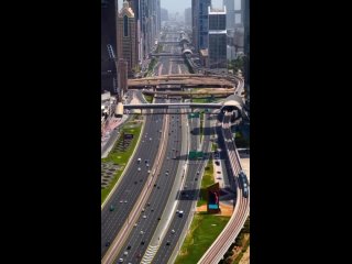 Как изменилась главная дорога Дубая меньше, чем за 40 лет?