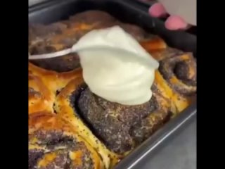 СИННАБОНЫ С МАКОМ И СЛИВОЧНЫМ КРЕМОМ