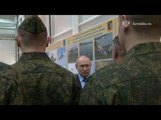 Путин в ходе посещения 344-го государственного центра боевого применения и переучивания лётного состава Минобороны РФ