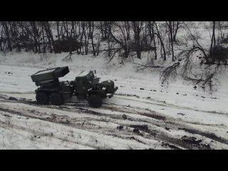 Расчет реактивных систем залпового огня "Град" 1-й гвардейской танковой армии группировки войск "Запад" уничтожил... (видео)
