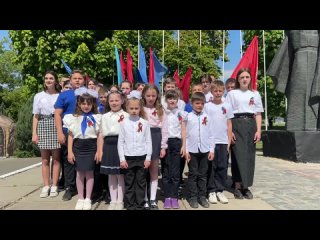 Ученики Луганской школы №67 имени В.Х. Тернового исполнили песню в память о советских солдатах и мирных гражданах, погибших в ст