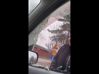 В Краснодаре азербайджанец разбил окно водителю после того, как сам спровоциров