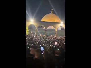 Gerusalemme. Festeggiamenti per la rappresaglia dell’Iran contro Israele