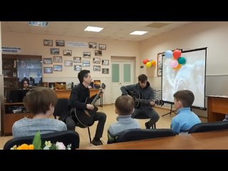Video van “Три аккорда“уроки на гитаре, укулеле,балалайке.