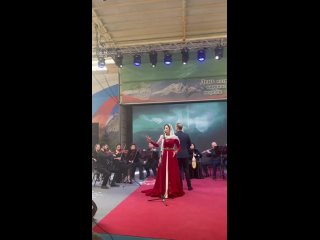 Сегодня в Черкесске состоялось праздничное мероприятии, посвященное Дню возрождения карачаевского народа, в котором принял участ