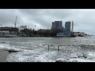 Сильный ветер возвращается в Севастополь