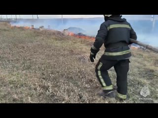 Огнеборцы потушили крупный степной пожар около Пригорска