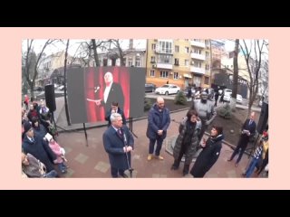 Ростов-на-Дону: а вот и видео с открытия памятника Жванецкому, во время которого женщина назвала писателя русофобом.