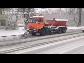 На уборку города вышла техника