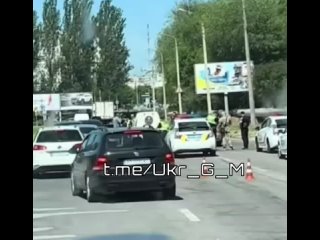 В городе Запорожье ТЦКашники вместе с полицией устроили рейд по отлову украинцев на блок постах.