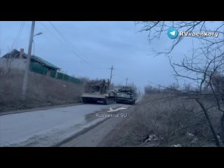 🇷🇺La unidad de ingenieros de la Fuerzas Armadas de Rusia evacuó a la retaguardia otro vehículo de combate de infantería estadoun