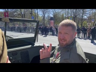 В Санкт-Петербурге ветераны проехали по Невскому проспекту на ретро-технике