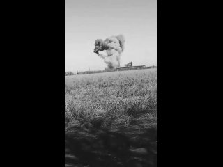 🎥🇷🇺⚡️Кадры поражения пункта управления и позиций противника неуправляемыми авиационными бомбами ФАБ-500 с универсальными модулям