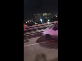 Сообщают о ДТП на Темерницком мосту, где столкнулись два автомобиля, «Матиз» и ещё одна машина, которую отбросило в... (видео)